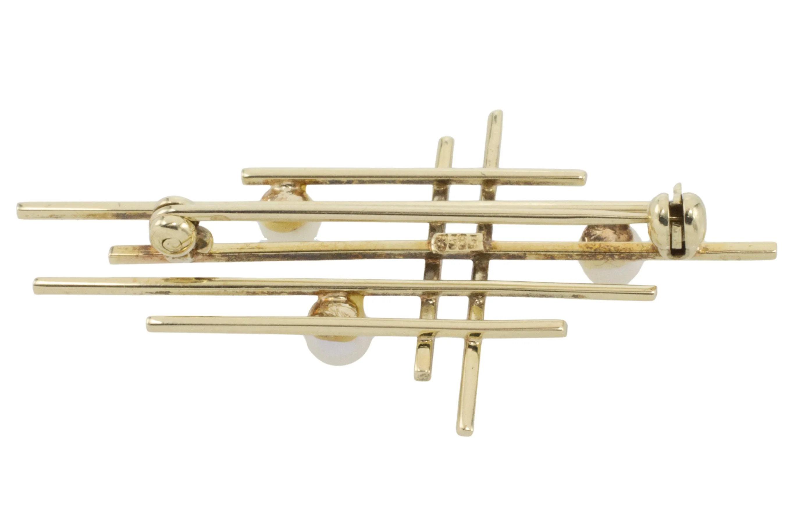 14 carat gold bar brooch with pearls