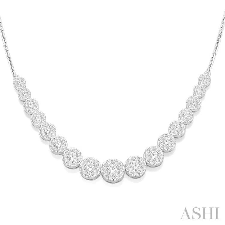 3 Ctw Round Cut Diamond Lovebright Necklace in 14K White Gold