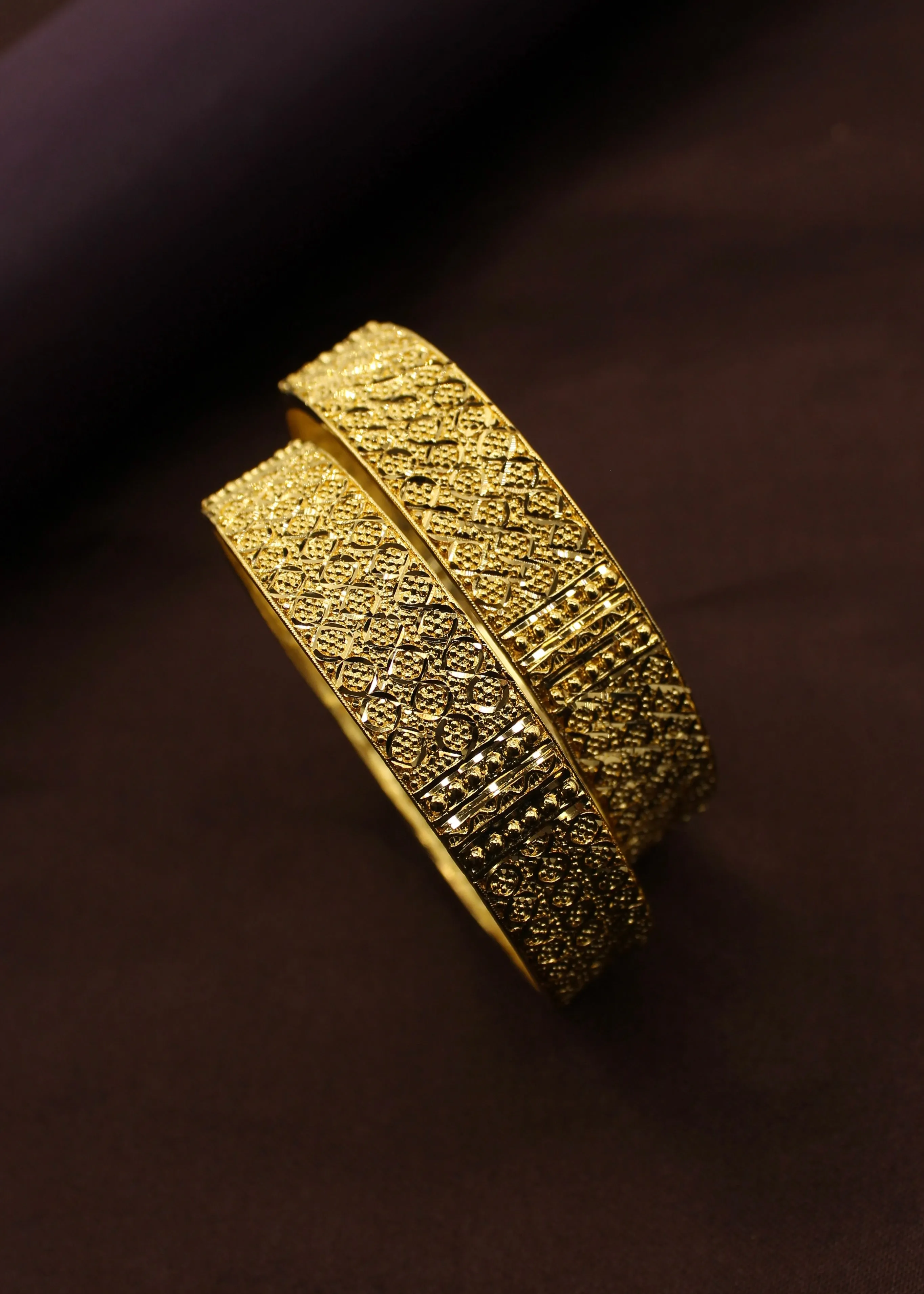 CLASSIC GOLD PLATED METAL BANGLES