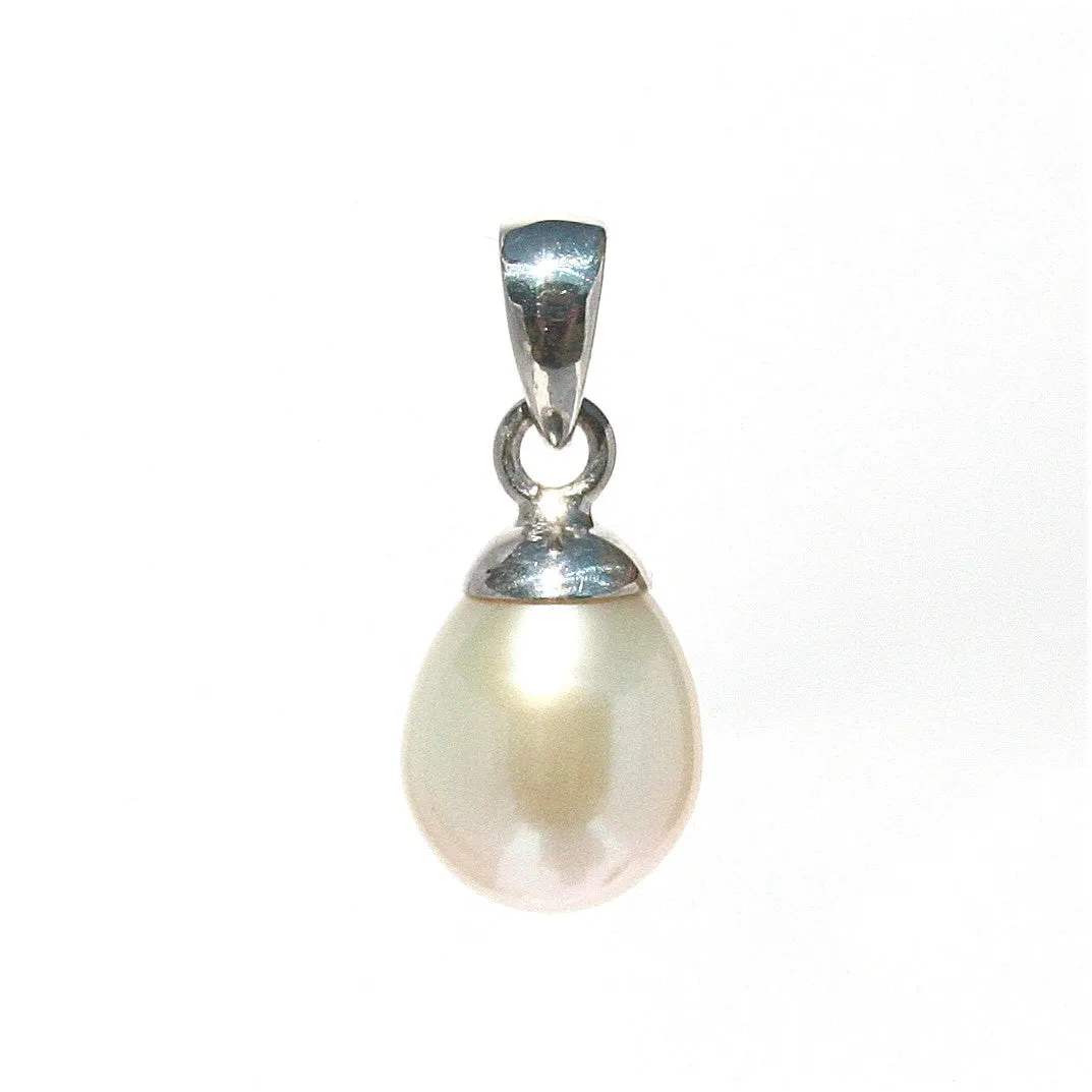 Classic White Pearl Pendant