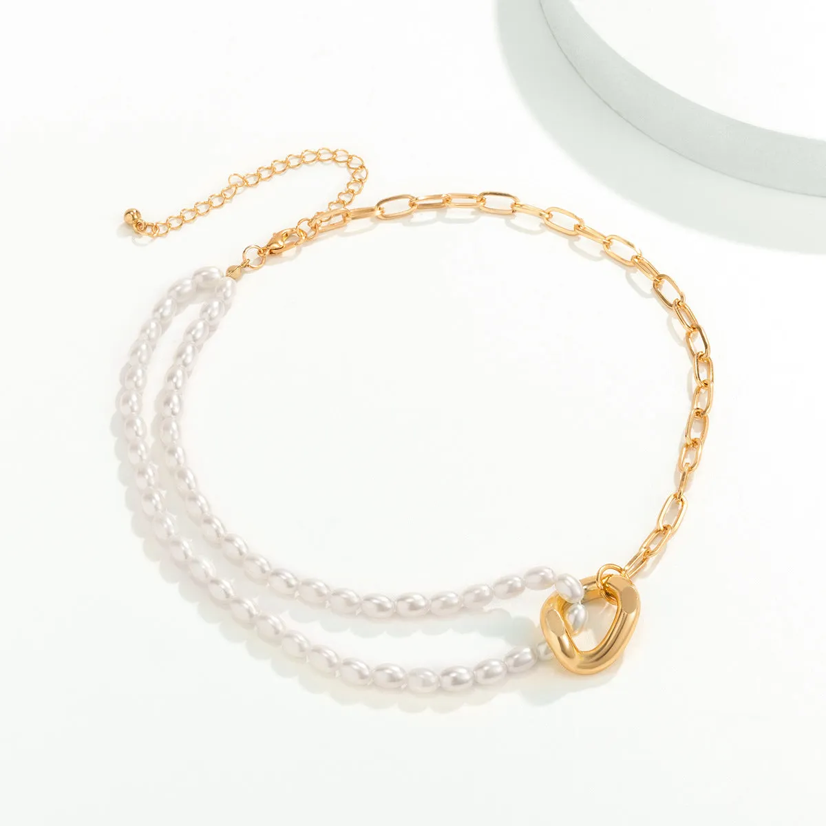 Elegant Pearl and Gold Link Chain Necklace with Heart Clasp – Modern Layered Statement Jewelry-jltn0523