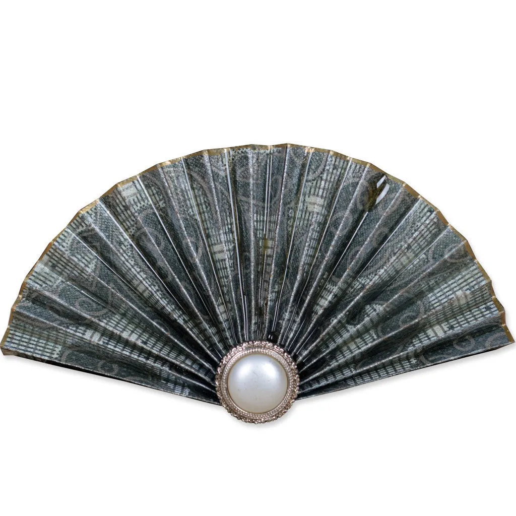 Grey/Pearl Fan Brooch