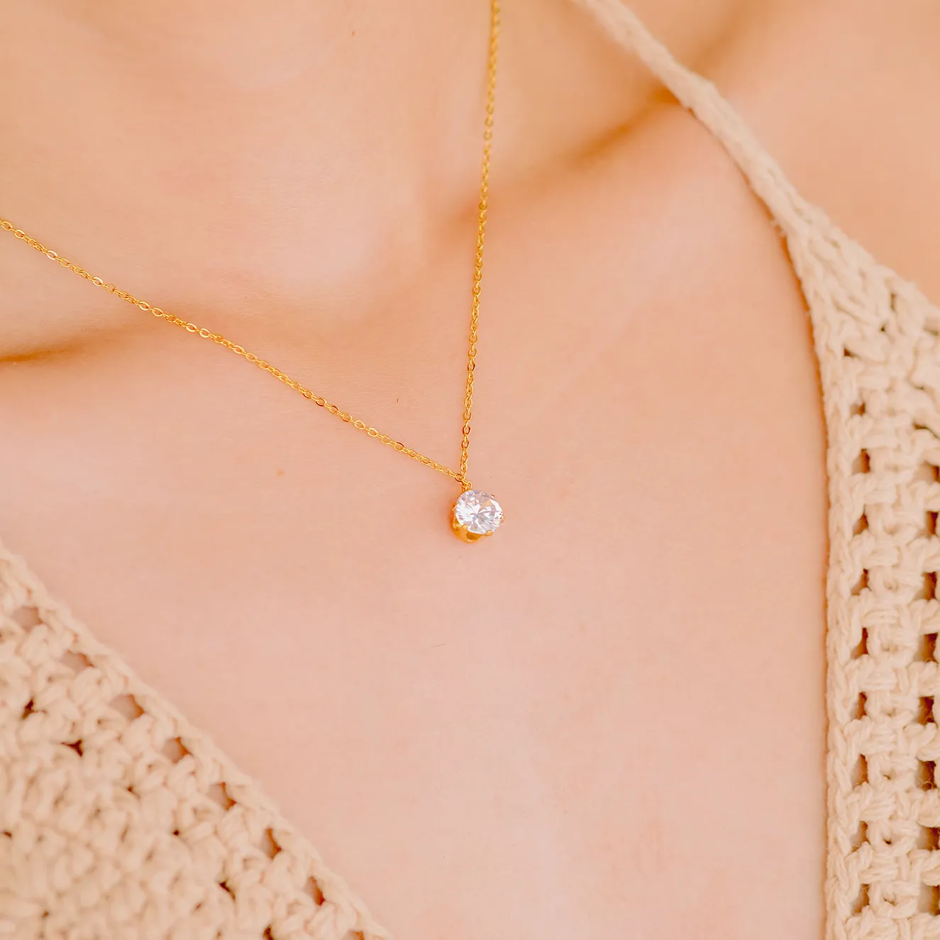 Kyla Solitaire Gold Necklace