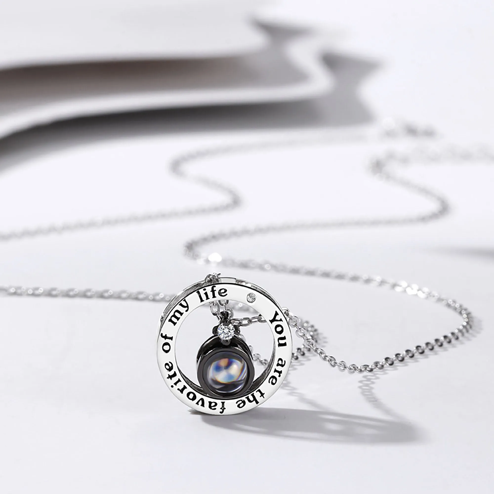 Personalized Letter Decoration Round Pendant Custom Color Photo Couple Projection Necklace