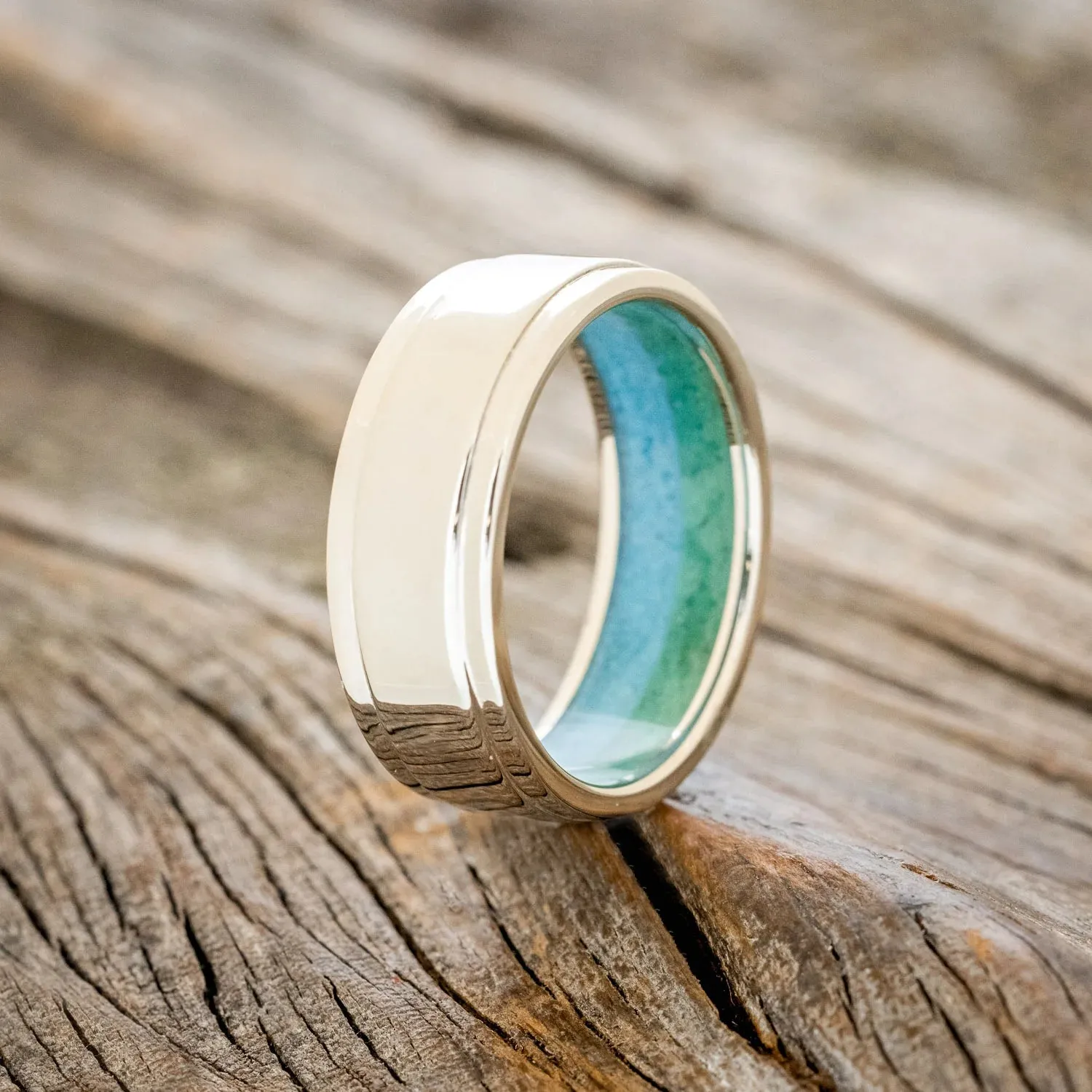 "SEDONA" - RAISED CENTER WITH A TURQUOISE & MALACHITE LINING - 14K WHITE GOLD - SIZE 7 1/2