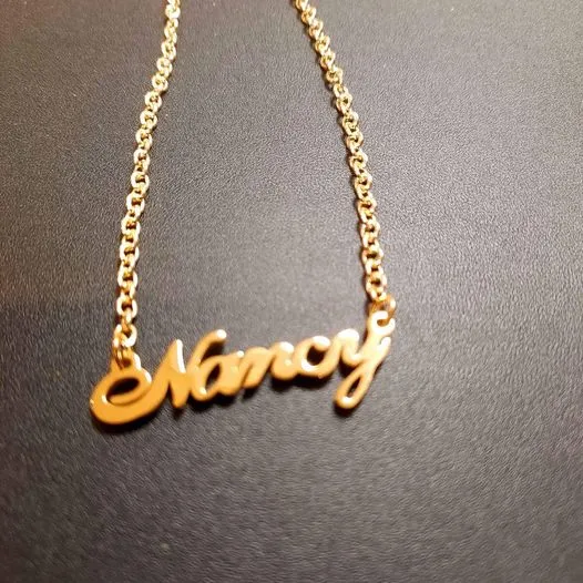 Ready to wear ENGLISH AMERICAN name necklaces