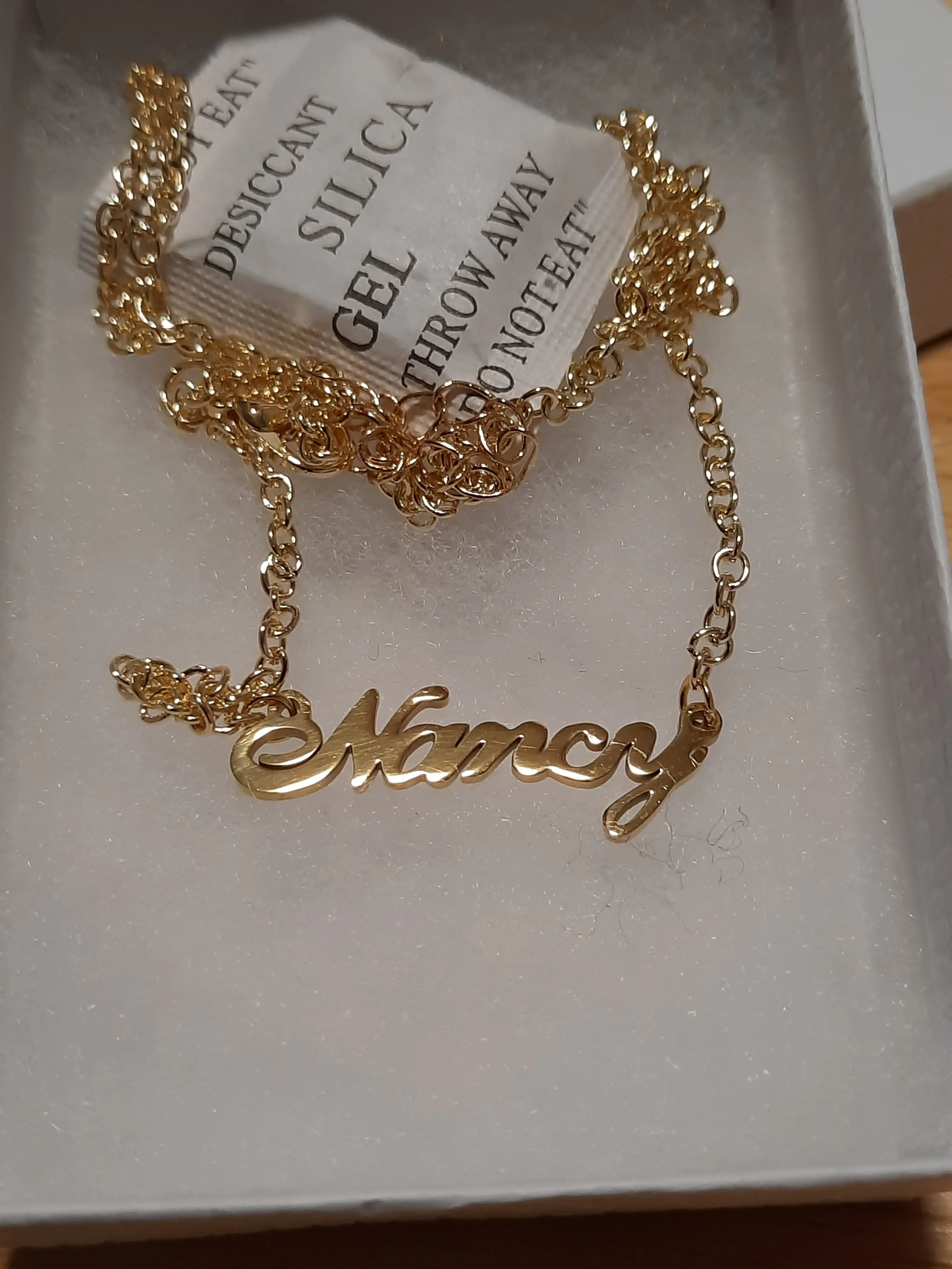 Ready to wear ENGLISH AMERICAN name necklaces