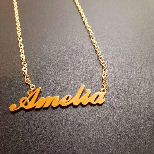 Ready to wear ENGLISH AMERICAN name necklaces