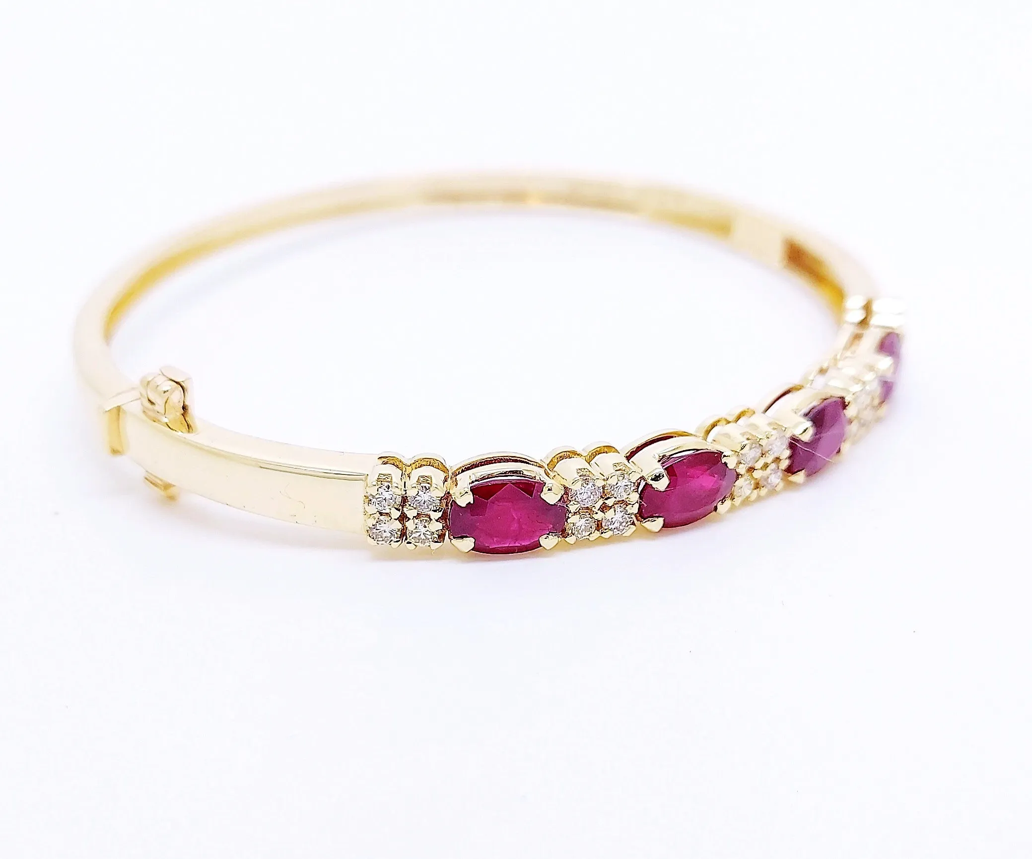 RUBY & DIAMOND BANGLE AD NO. 2661