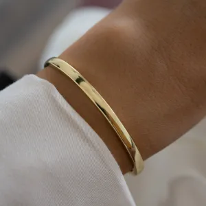 Smooth Gold Bangle