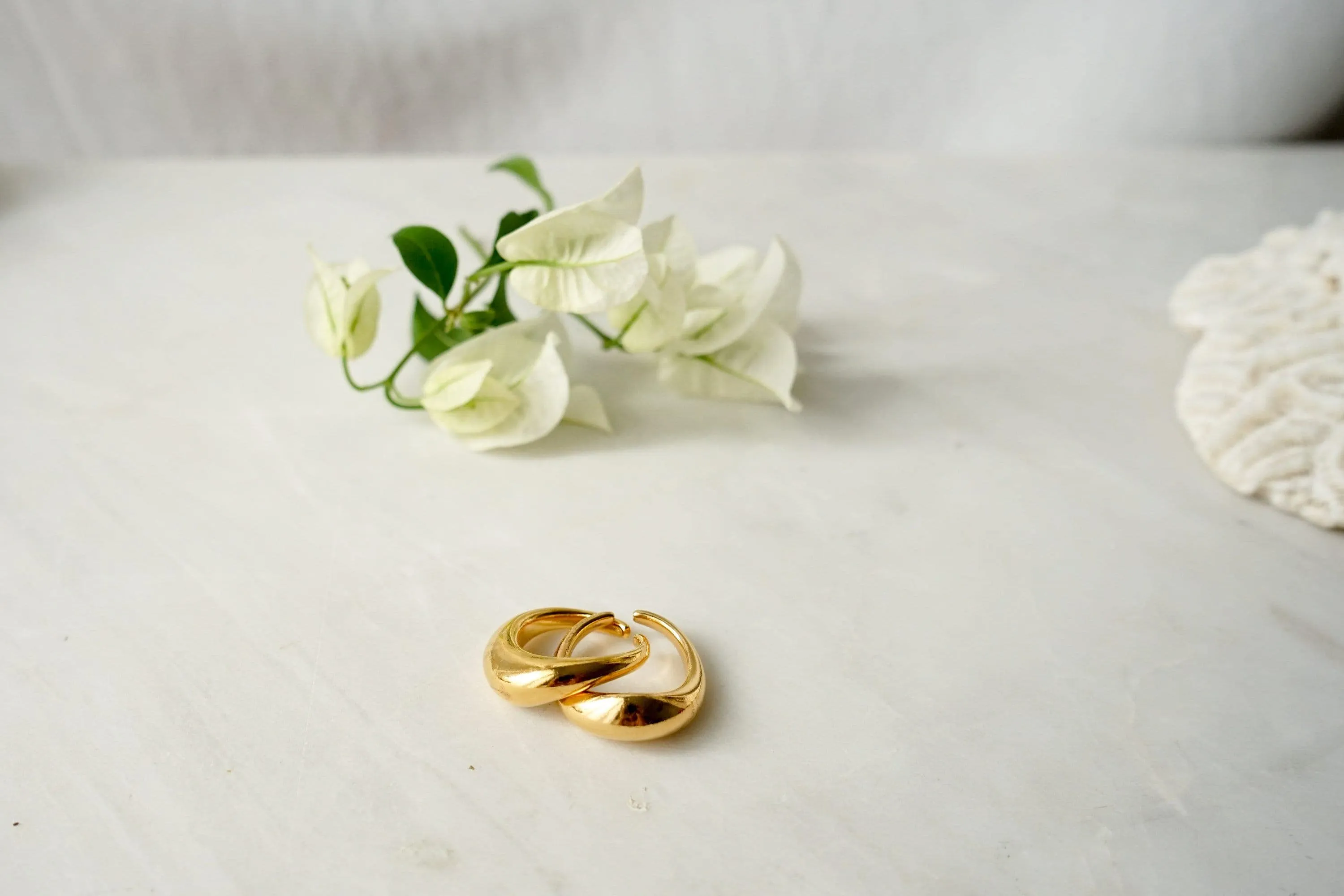 Unique Gold Soft Curve Ring