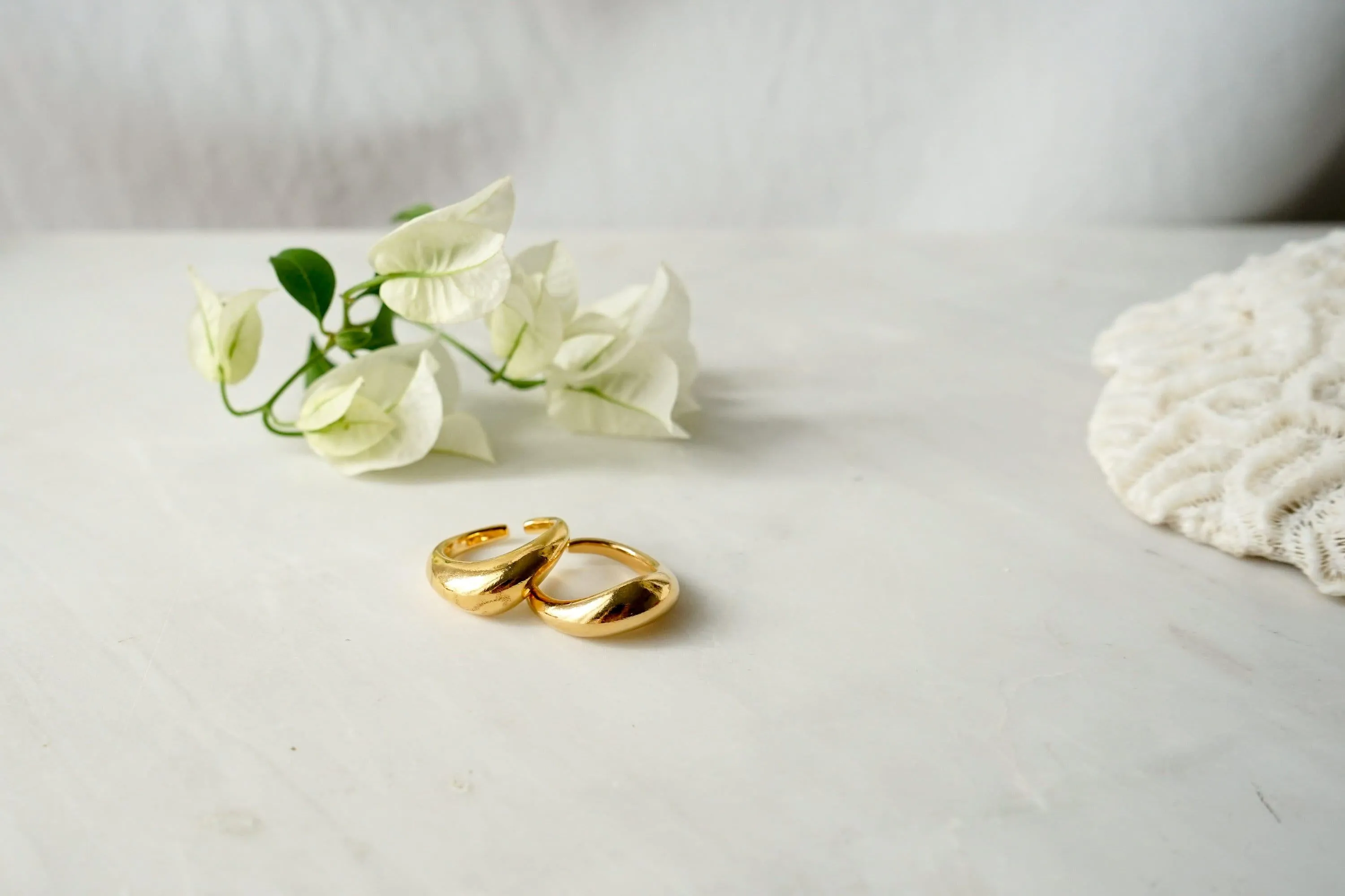 Unique Gold Soft Curve Ring