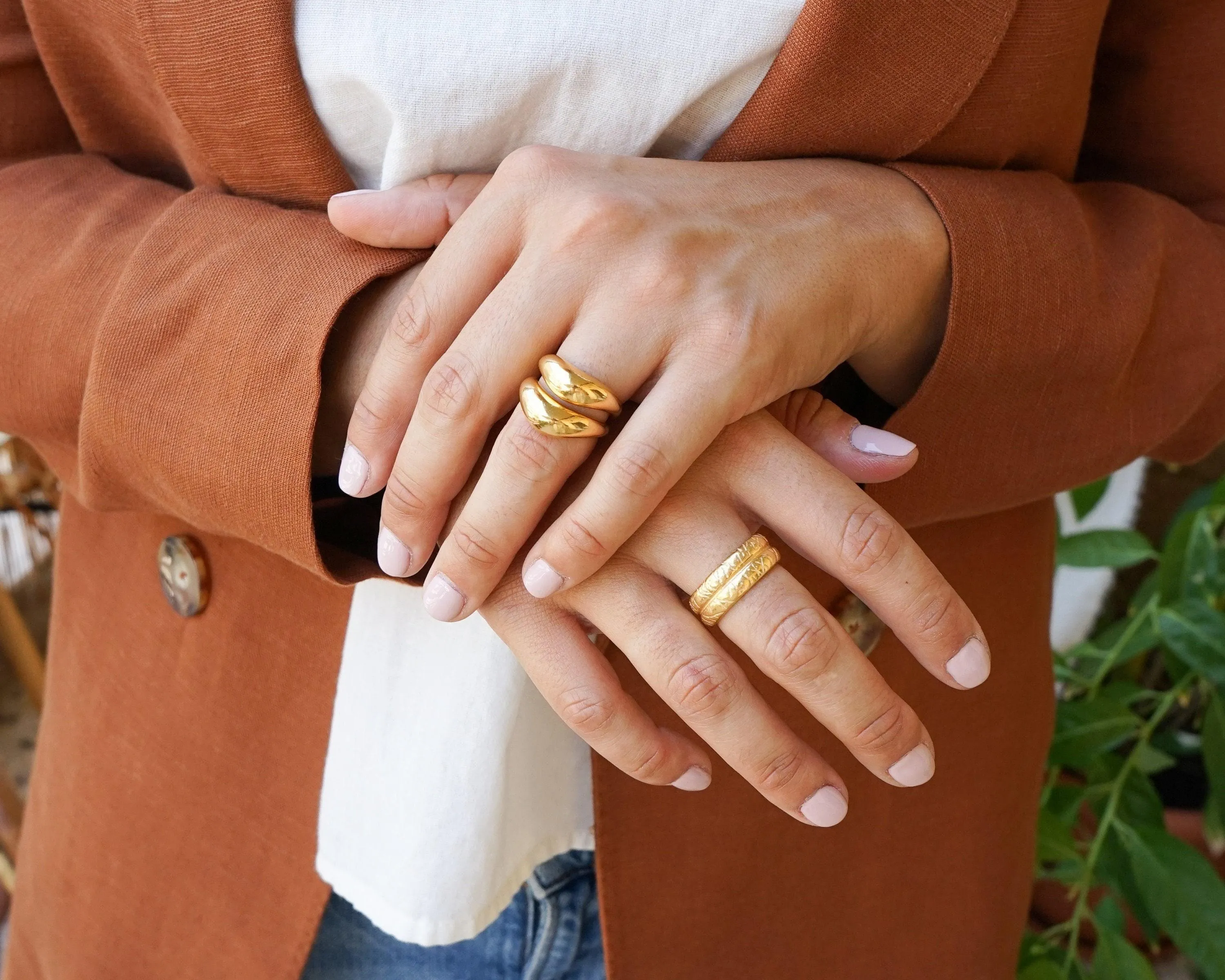 Unique Gold Soft Curve Ring