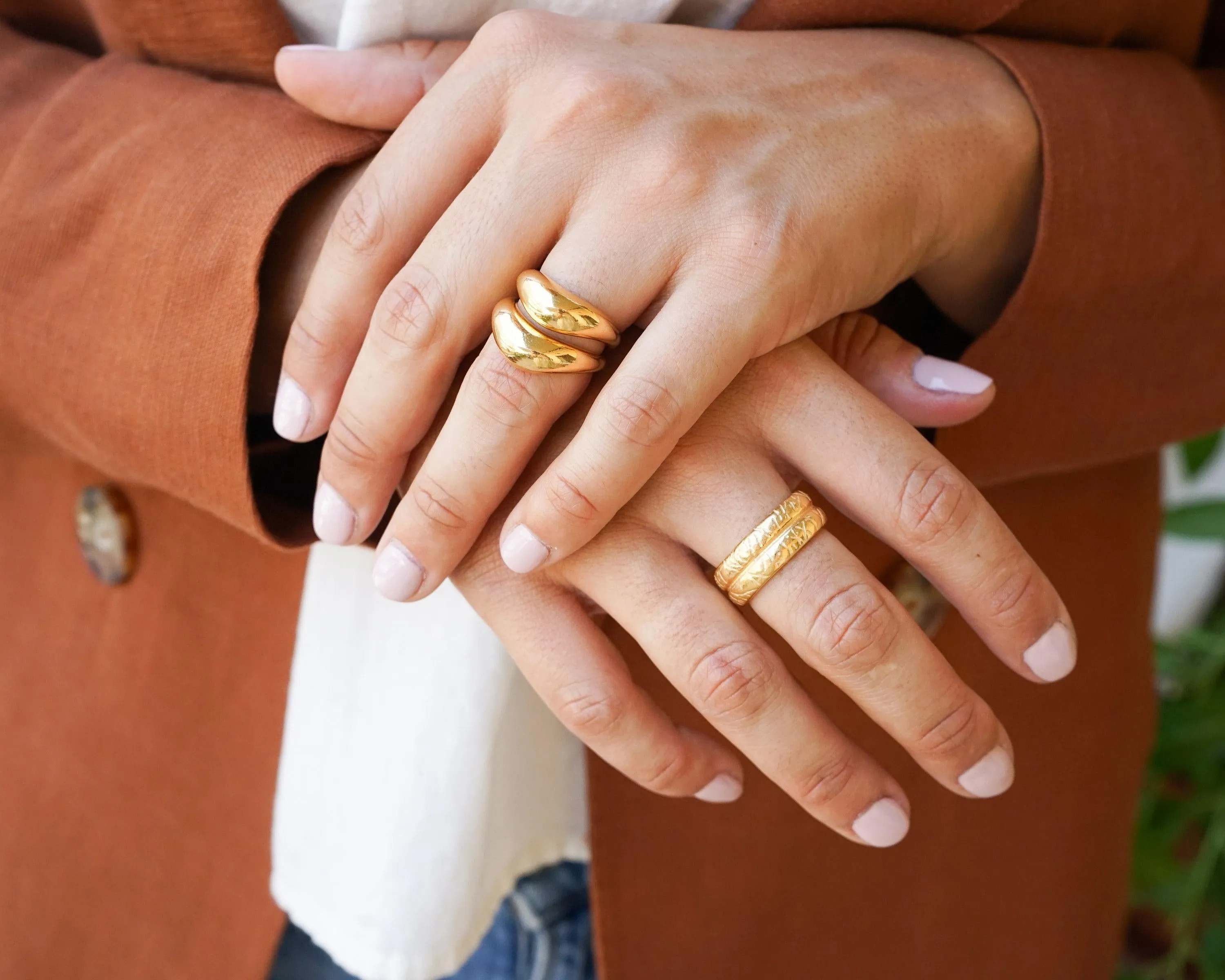 Unique Gold Soft Curve Ring